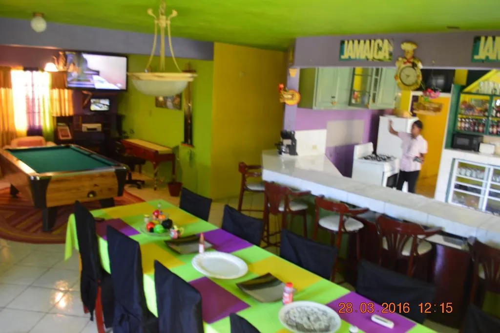 Villa Casa De Fe 몬테고 베이 3*,  자메이카